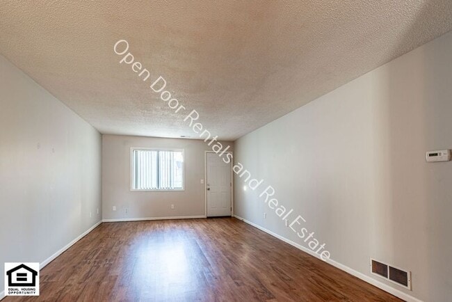 Photo - 4934 Vermont Ln