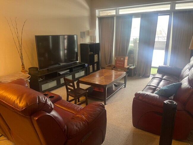 Photo - 6400 N Northwest Hwy Unit 211