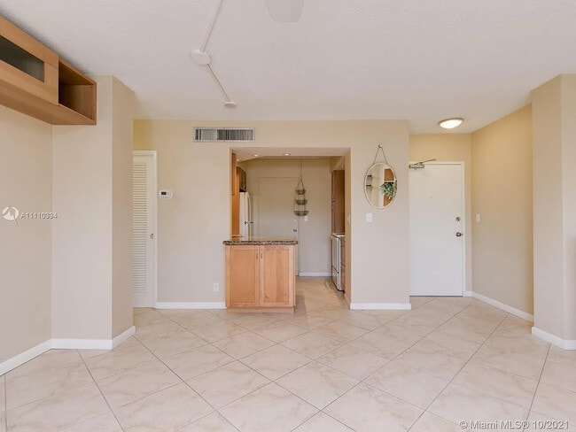 Photo - 1831 NE 38th St Unit 301