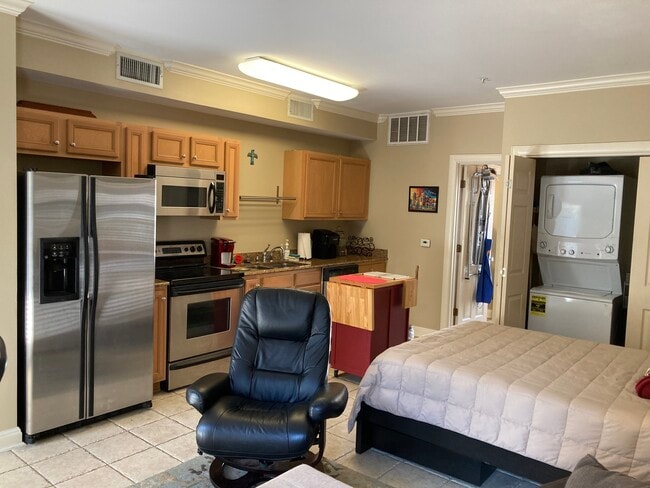 Building Photo - 221 Lexington Ave Unit 317