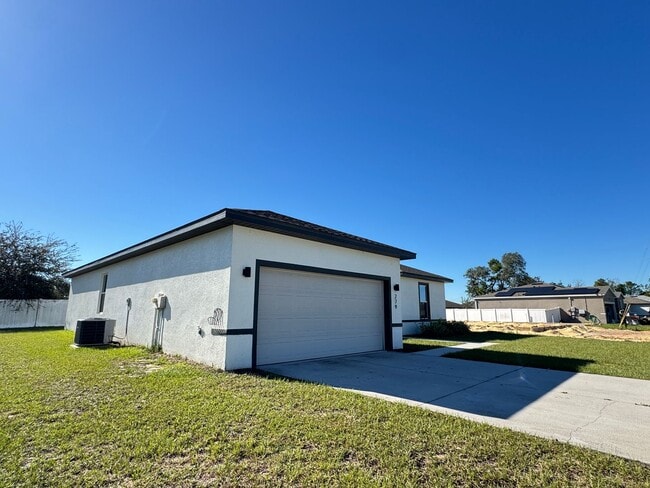 Photo - Beautiful, 4 Bedroom, 2 Bathroom Home in Poinciana!!