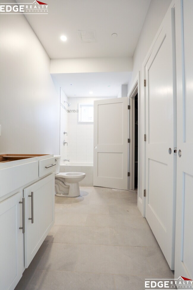 Photo - 2 Oakland St