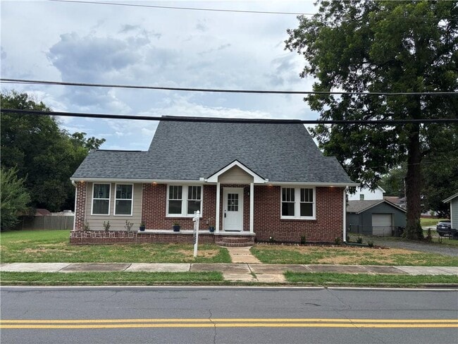 Building Photo - 107 Johnson St Rental