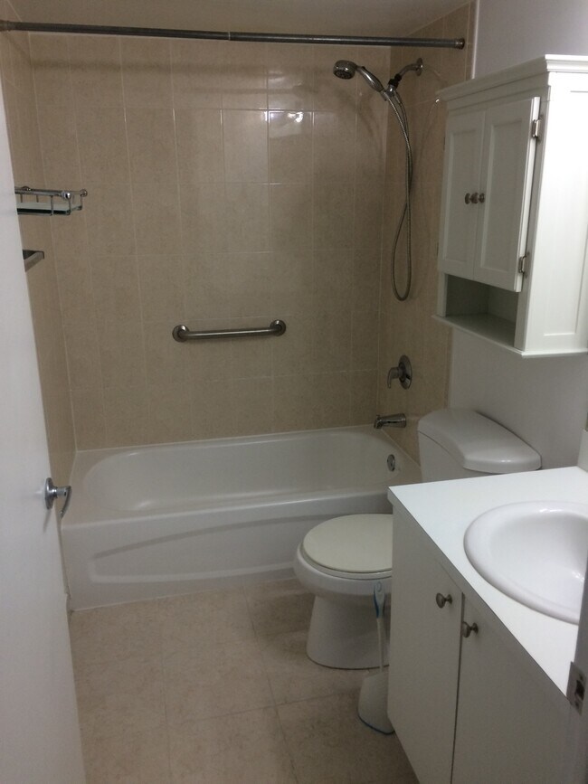 Photo - 8261 NW 8th St Unidad 429