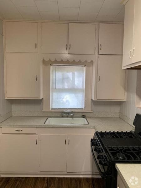 Building Photo - 717 W Grove St Rental