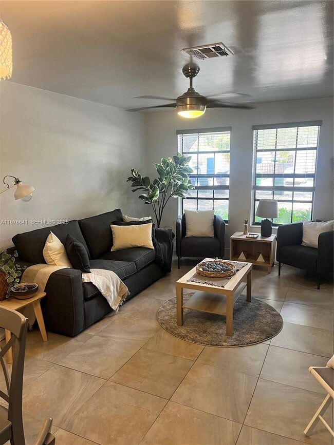 Photo - 2567 NE 182nd St