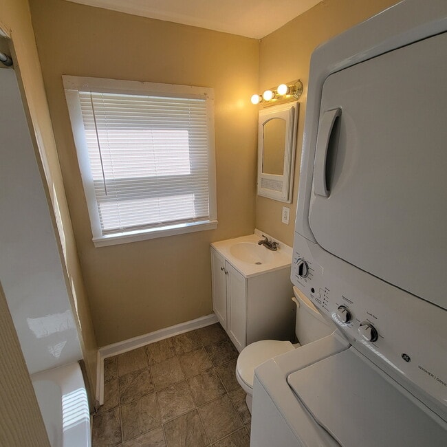 Building Photo - Brightwood 2BR House w/Storage Shed!