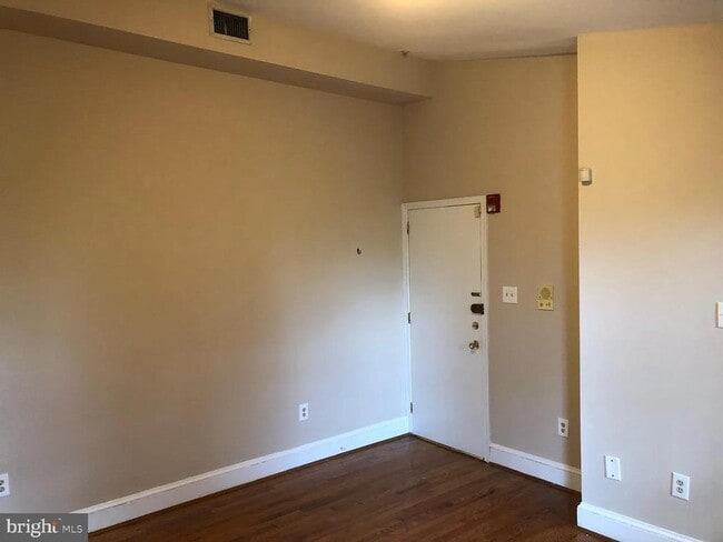 Photo - 1906 Fairmount Ave