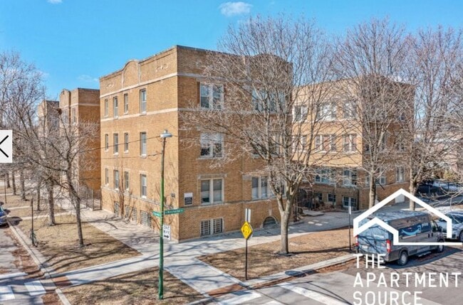 Photo - 1946 W Leland Ave Unidad 2