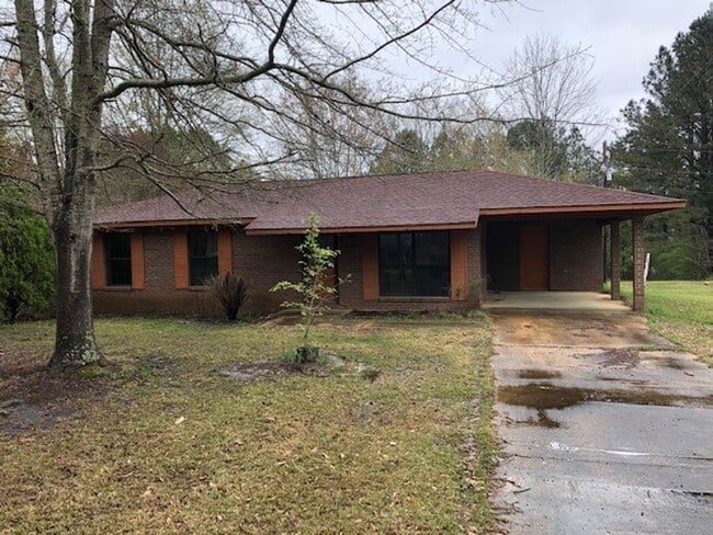 Building Photo - Renovated 3 Bedroom 1 Bath Home on 1 Acre for Rent!