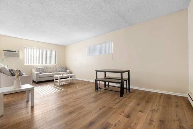 Photo - Spacious Studio Apartment - Noho Arts District Unidad #18
