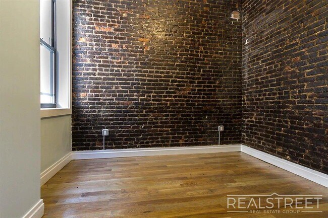Photo - Sunny 3-Bedroom | 1.5 Bath in Prime Ridgewood – Steps to M & L Trains! Unit 3L