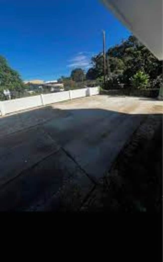 Building Photo - Upstairs 2 bedroom duplex in Kaneohe! 2 parking!