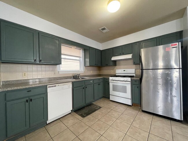 Photo - 930 Olive St Unit 1