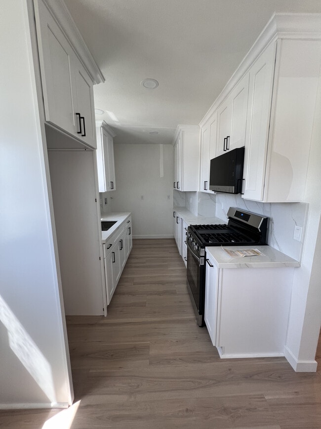 Photo - 8427 Elizabeth Ave Unidad Fully Renovated 1 Bedroom Apartment