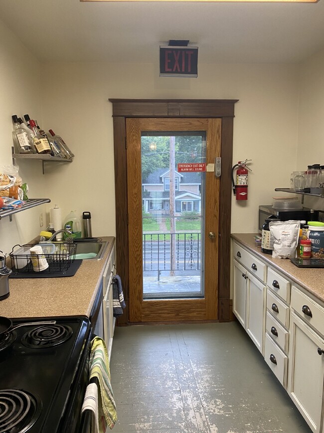 Photo - Spacious top floor 4 bed 1 bath by UWEC! Unit 2