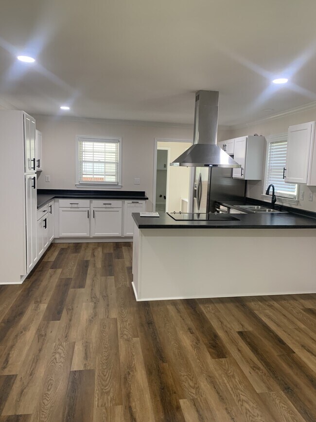 Photo - 411 Connecticut Dr