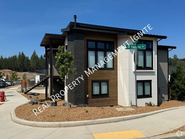 Building Photo - Luxury West Side Mid-Term Retreat Rental