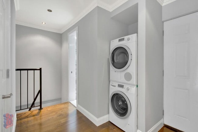 Building Photo - 145 E 26th St Unit 5B Rental