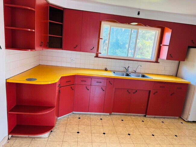 3374 Genesee St Unit 2