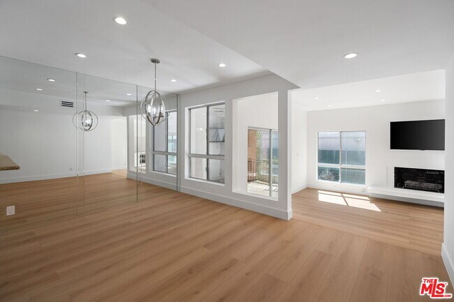 Photo - 4807 Woodley Ave Unit 309