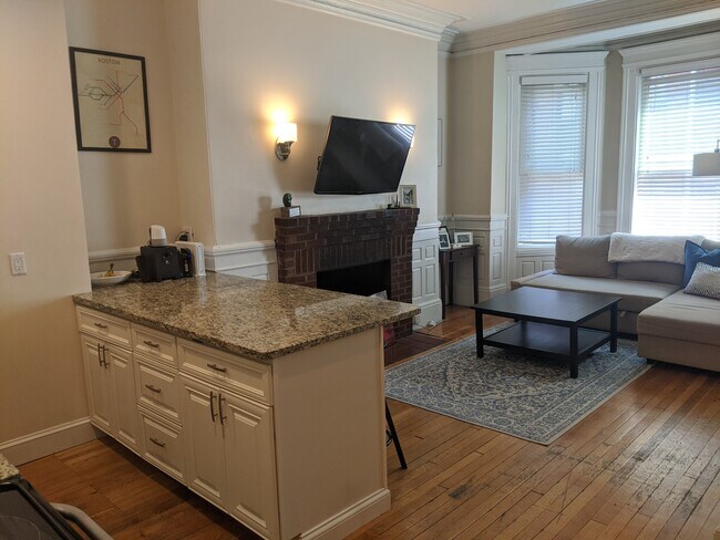 Photo - 591 Beacon St Unidad 02