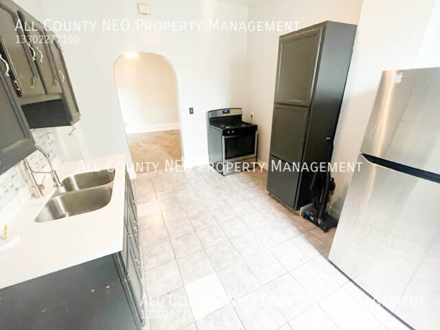 Photo - 1852 W 45th St Unit Rear