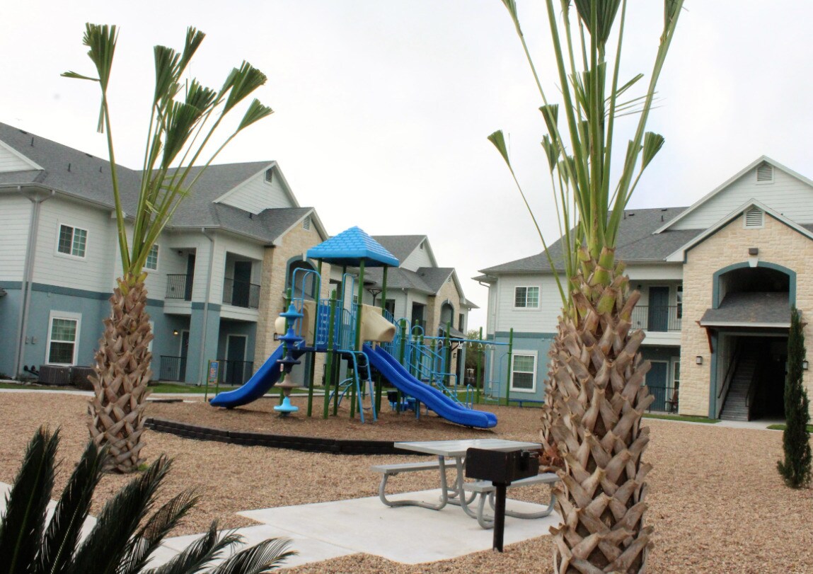 Photo - Glen Oak Apartments