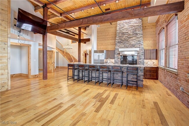 Photo - 425 W Lakeside Ave Unit 601