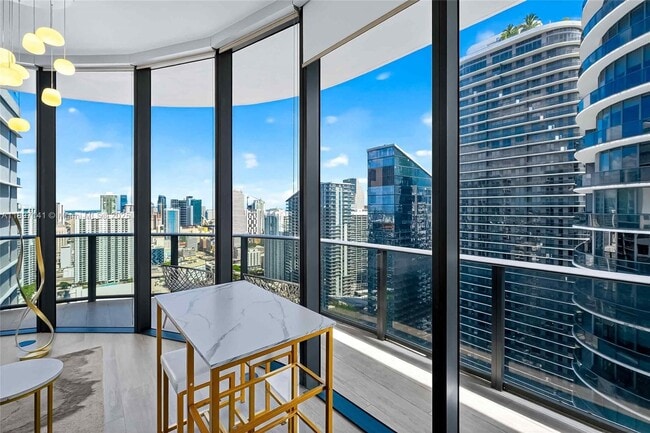 Photo - 55 SW 9th St Unidad 4301