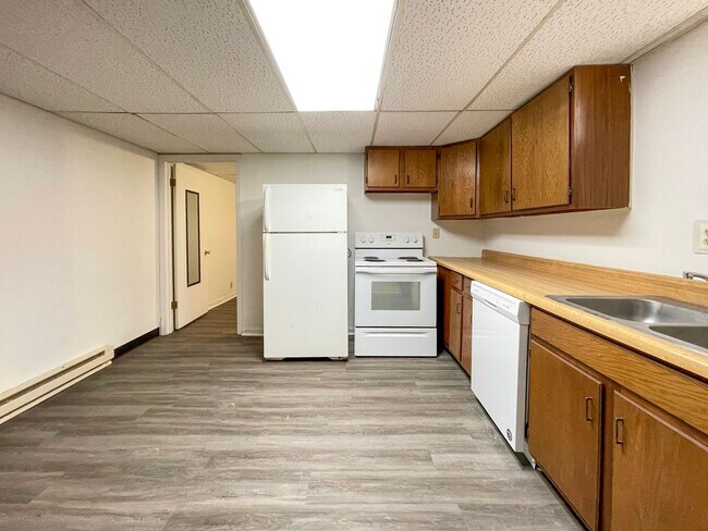 Photo - Preleasing for August 2026! 3 Bedroom Apar... Unit 09