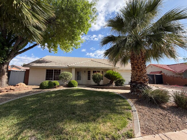 Building Photo - SPACIOUS HOME FOR RENT!