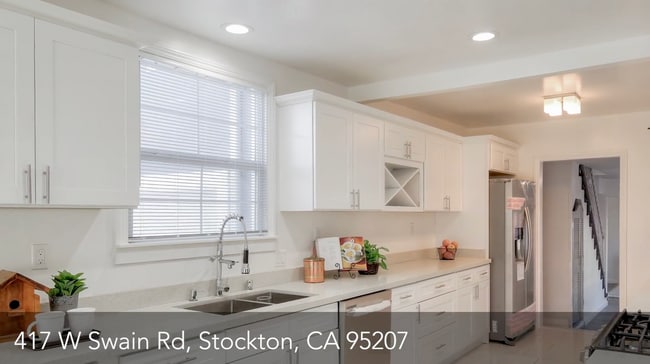 Photo - 417 W Swain Rd