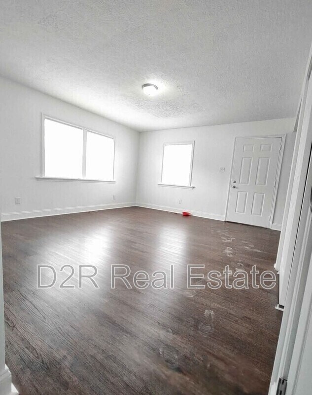 Photo - 7911 Southfield Dr