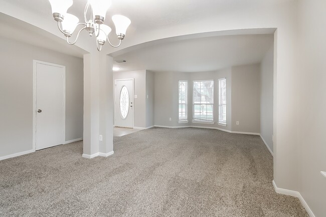 Photo - 28802 Waltham St