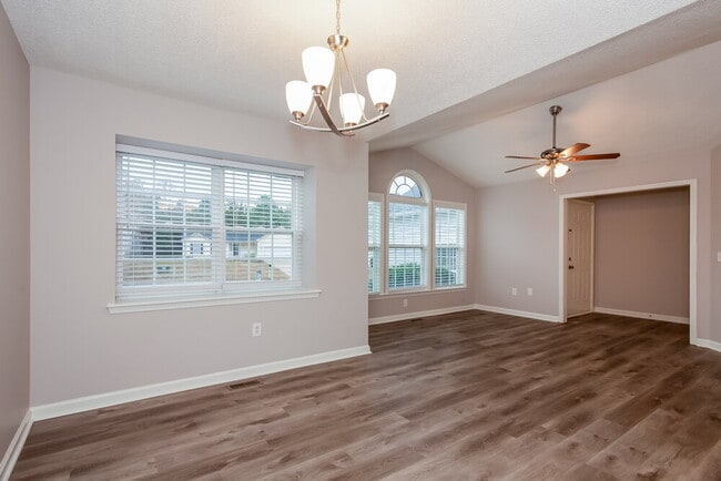 Photo - 818 Highlander Ct