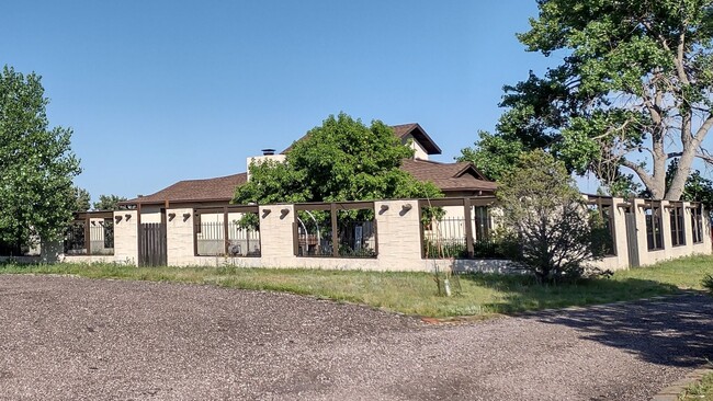 Building Photo - Ranch style home on 7 acres