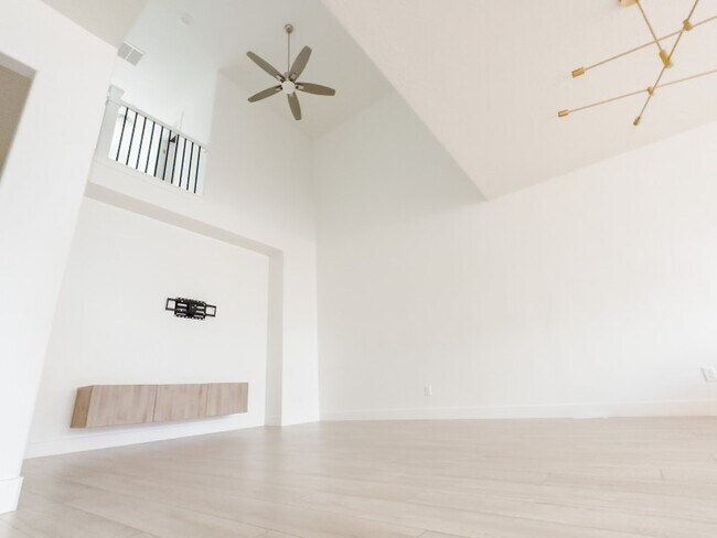 Photo - 266 W 590 N