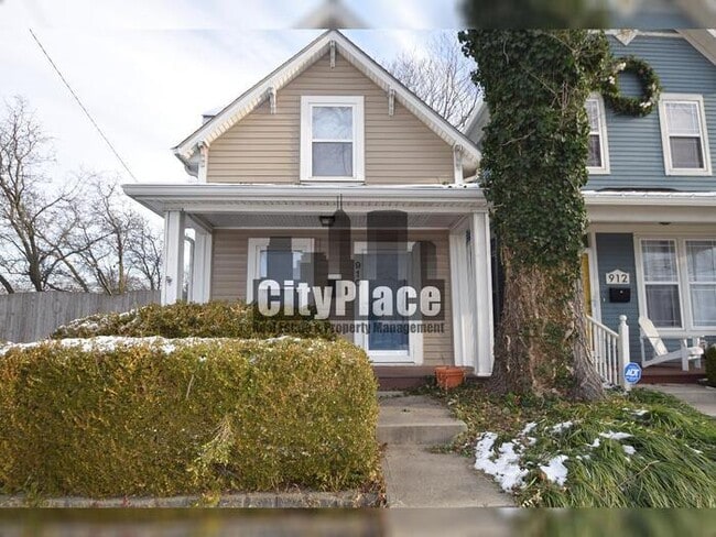 Building Photo - 910 Lexington Ave