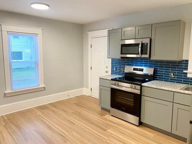 Photo - 944 Elizabeth St