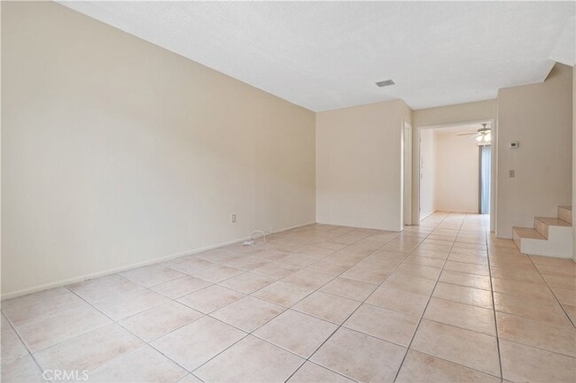 Photo - 22855 Vanowen St