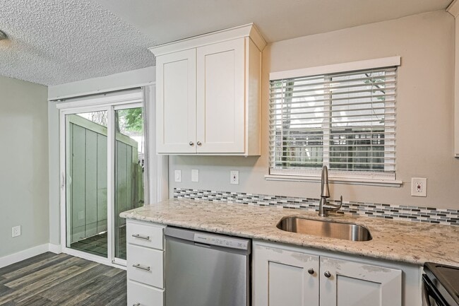 Photo - 5011 SW Beaverton Hillsdale Hwy Unidad A