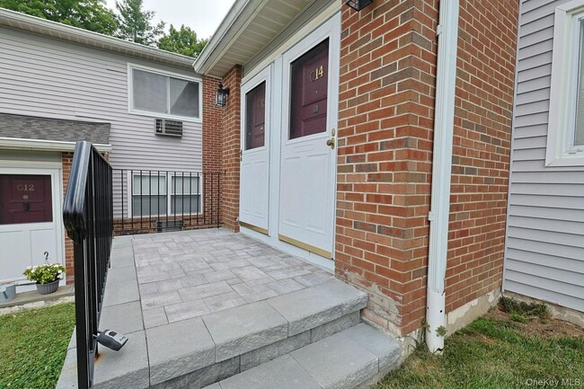 Photo - 2740 South Rd Unidad G14