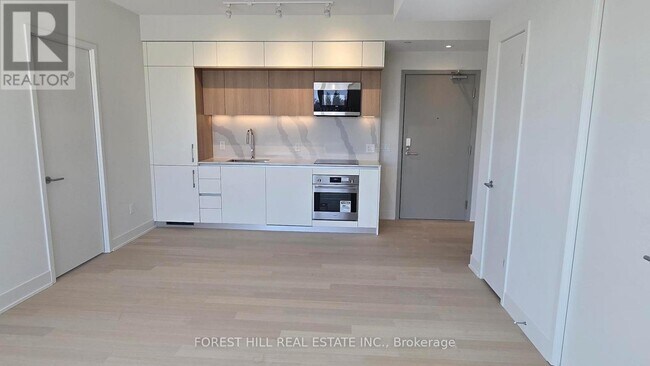 Photo - 322 Dupont St Unit 402