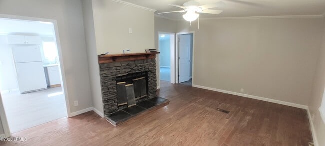 Photo - 6 Hickory Hill Rd