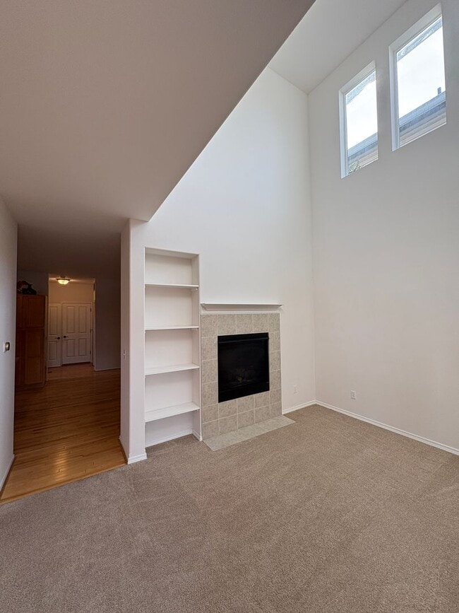 Photo - Available now- Beautiful like-new rental i...