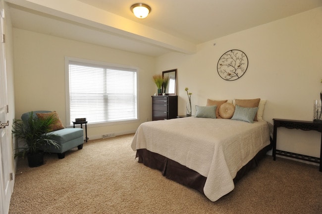 Photo - Willow Square of Clarence