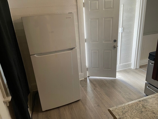 Photo - 603 8th St Unit C