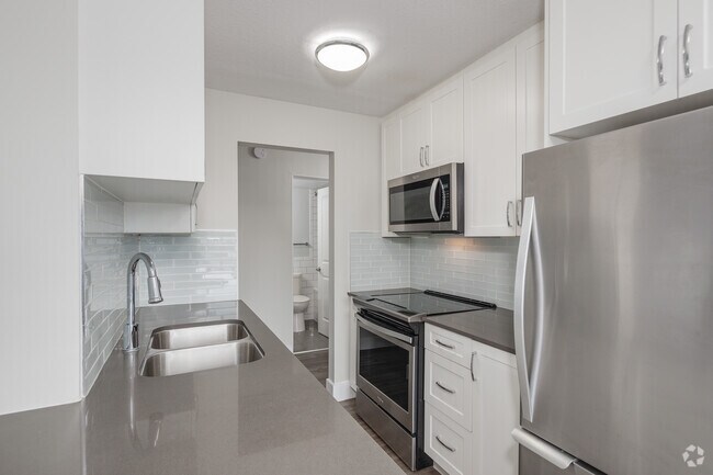 2BR, 1.5BR - 700SF - Kitchen