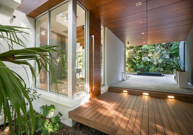 Photo - 3503 Banyan Cir